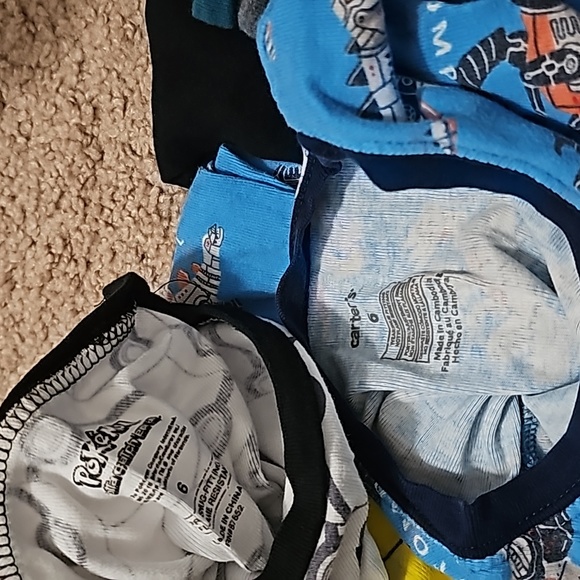 size 6 pajamas 4 sets BUNDLE ONLY long sleeve pants - Picture 5 of 7